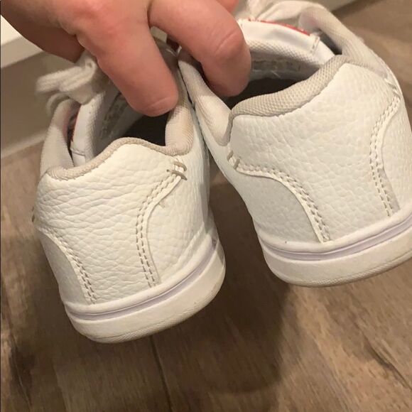 Levi’s white sneakers  - Picture 4 of 6